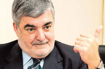 Das Neves: �Deben dejar de tratar a los chubutenses como a ni�os�