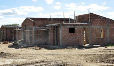 Licitan viviendas y obras por 205 millones de pesos