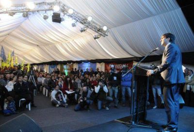 Con el eje en la vivienda, Bossio encabez� un acto acompa�ado por Casal y Lunghi