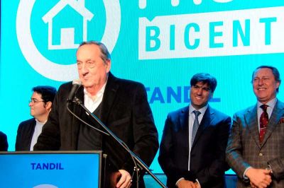 Dos nuevas Asociaciones Civiles recibieron sus escrituras para poder construir sus casas