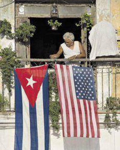 Los cubanos saludan la nueva etapa