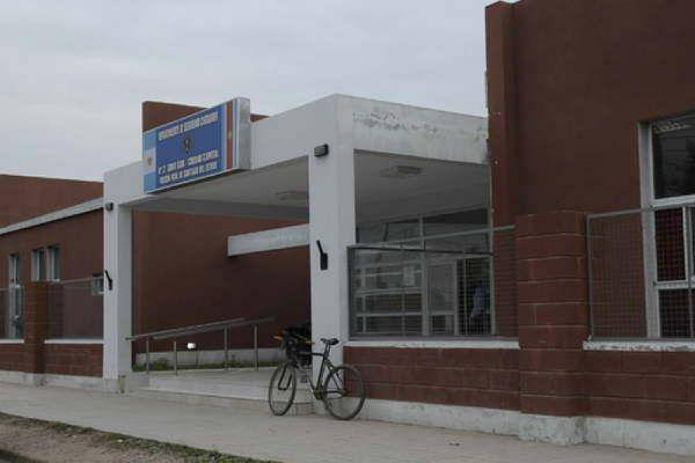 Una joven madre salva su vida de milagro cuando era ahorcada por su pareja