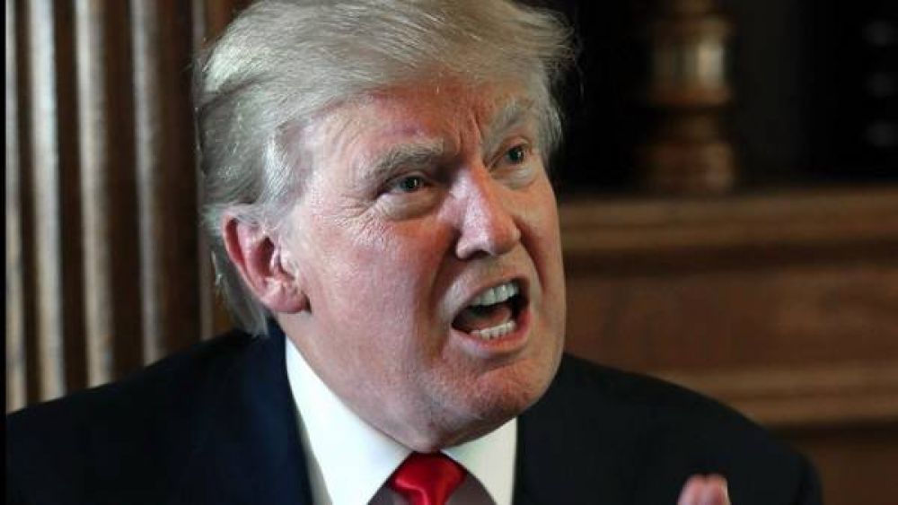 Con insultos y racismo, Trump lidera la interna de los republicanos