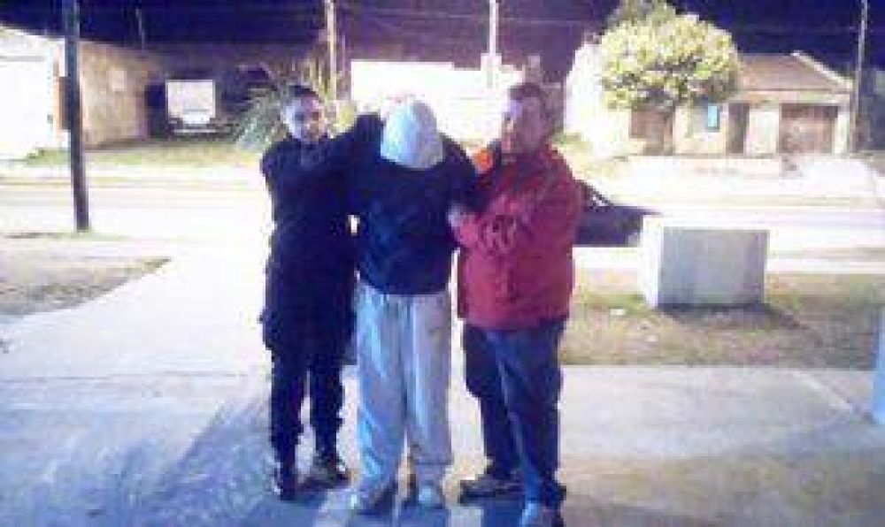 ADELANTO: Un joven aprehendido por circular en una moto con pedido de secuestro