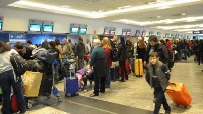 Una pesadilla: Aerol�neas Argentinas cancel� 8 vuelos a Mendoza