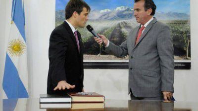 Lejos de suspenderse, avanza la licitaci�n de Transporte