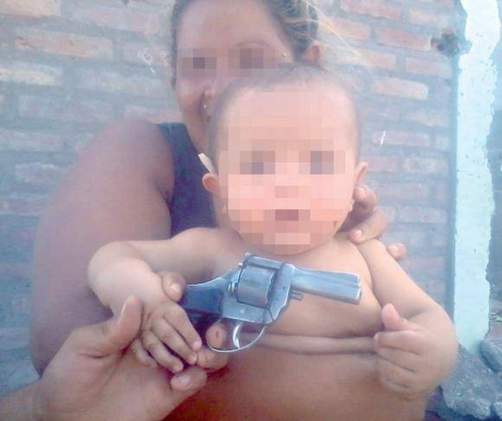 A�n no saben qui�n subi� a la web una pol�mica foto