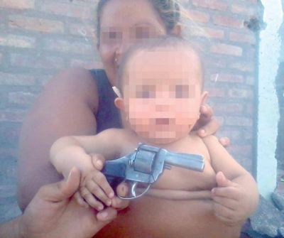 A�n no saben qui�n subi� a la web una pol�mica foto