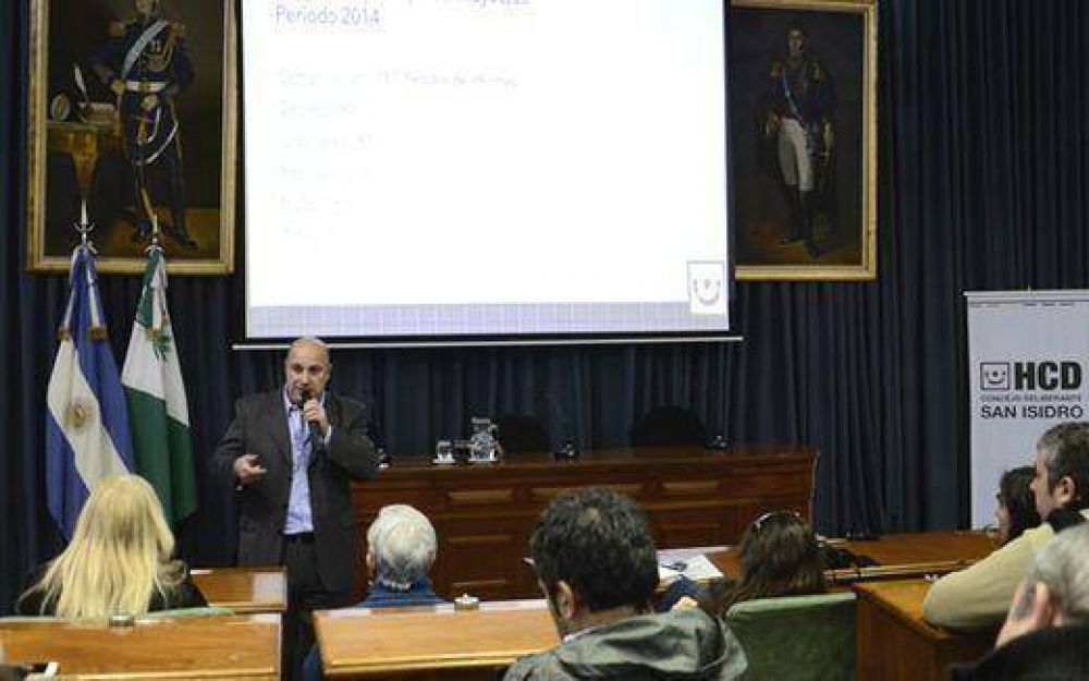Castellano present el informe de labor legislativa 2014