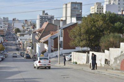 Le fracturaron la mand�bula a un militante del FpV que pegaba afiches