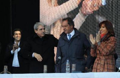 Boto particip� de la inauguraci�n de la ruta 6 junto a Cristina y Scioli