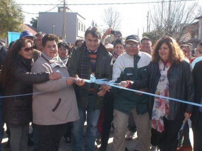 Asfalto y mejoras en barrios