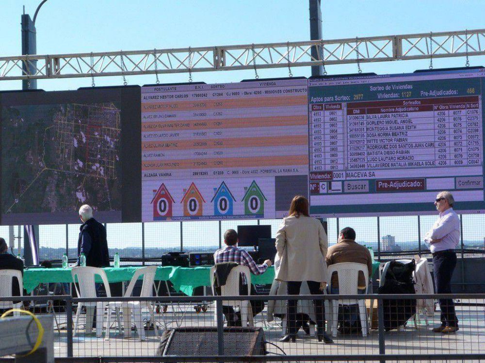 El Iprodha realiz� un nuevo sorteo de 705 viviendas de Itaemb� Guaz�