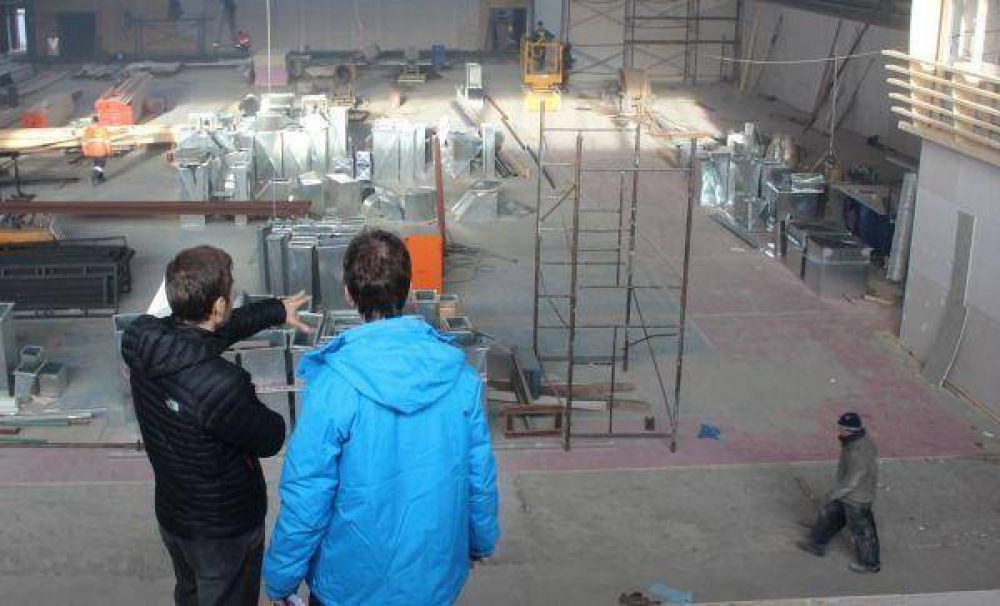 Sciurano: �Esta obra marca un hito en la vida cultural y deportiva de Ushuaia�