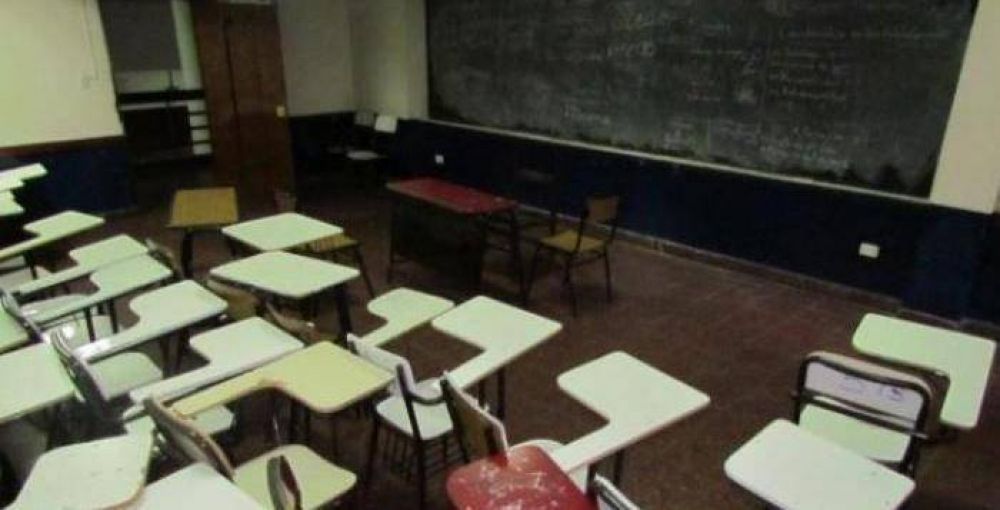 Autoridades afirman que atender el reclamo docente es endeudar a la UNT