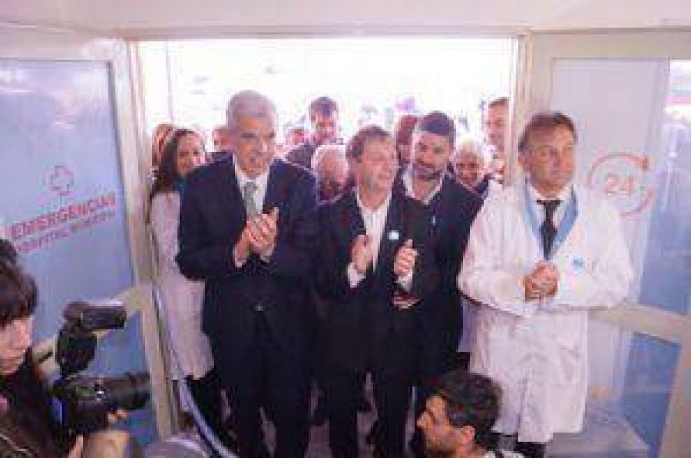 Con Juli�n Dom�nguez se inaugur� el nuevo servicio de Guardia y Emergencia M�dica