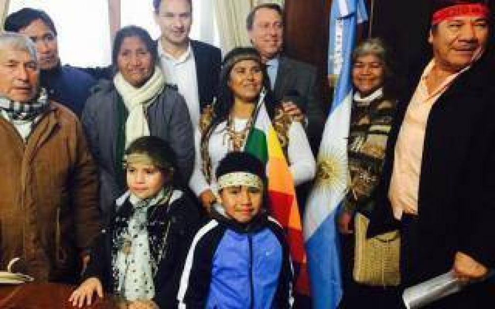 Entregan primera Escritura Comunitaria a un pueblo originario en la Provincia