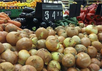 Subi� a 35 pesos el kilo de cebolla 