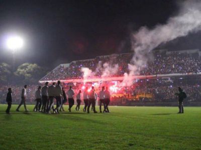 El tradicional Banderazo de los hinchas de Newell's, un cl�sico que no deja de sorprender
