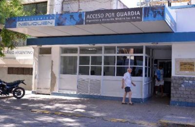 Protesta en el Policl�nico Neuqu�n por aguinaldos adeudados
