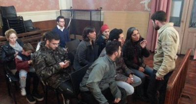 Alumnos del Conservatorio presenciaron la sesi�n y rechazaron proyecto de traslado al CIC