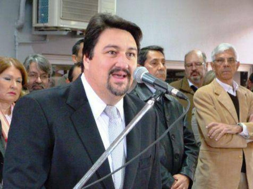 Closs inaugur� el nuevo edificio de la Unidad Central de Emergencias y Traslados