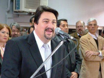 Closs inaugur� el nuevo edificio de la Unidad Central de Emergencias y Traslados