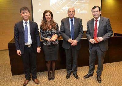 La Gobernadora con representantes de la empresa Power China