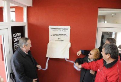 Respaldado por las obras ejecutadas bajo su gesti�n, el Intendente inaugur� el Centro C�vico del Palermo