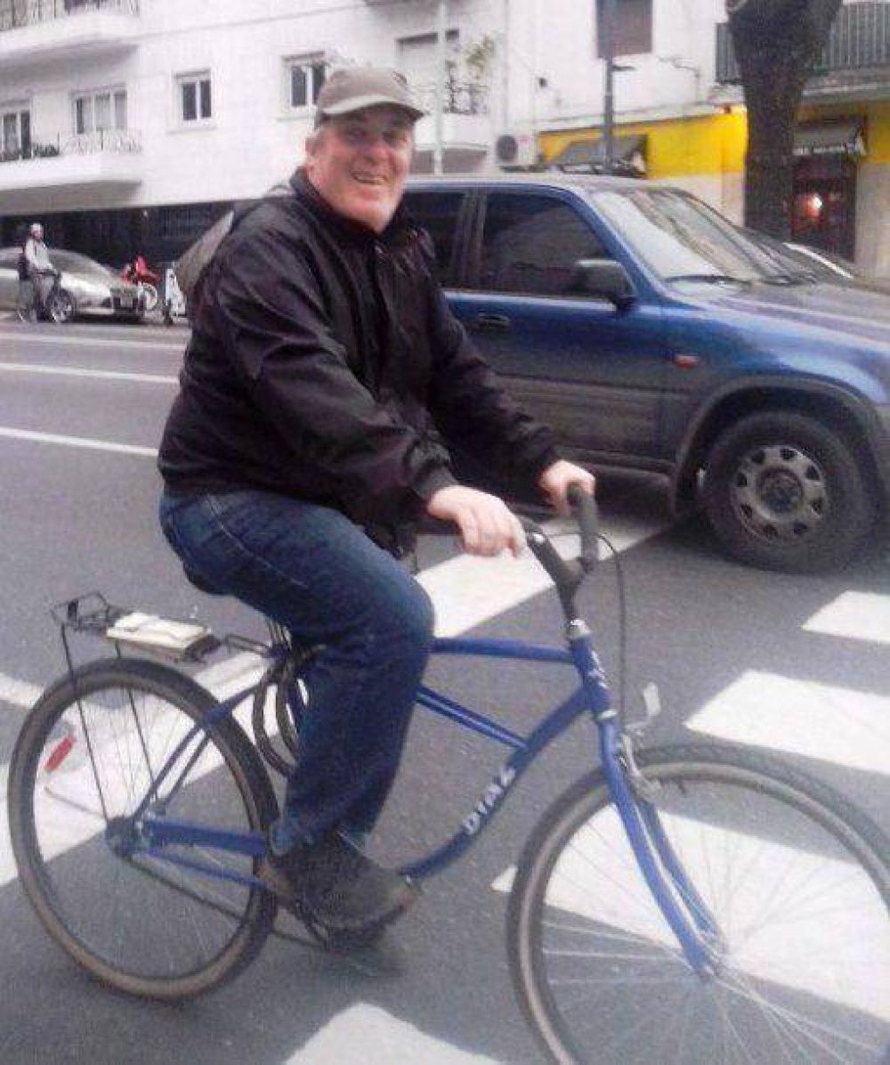 Sospechoso robo de la bicicleta del legislador Gustavo Vera