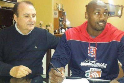 Robert Battle firm� por dos a�os m�s con Quimsa