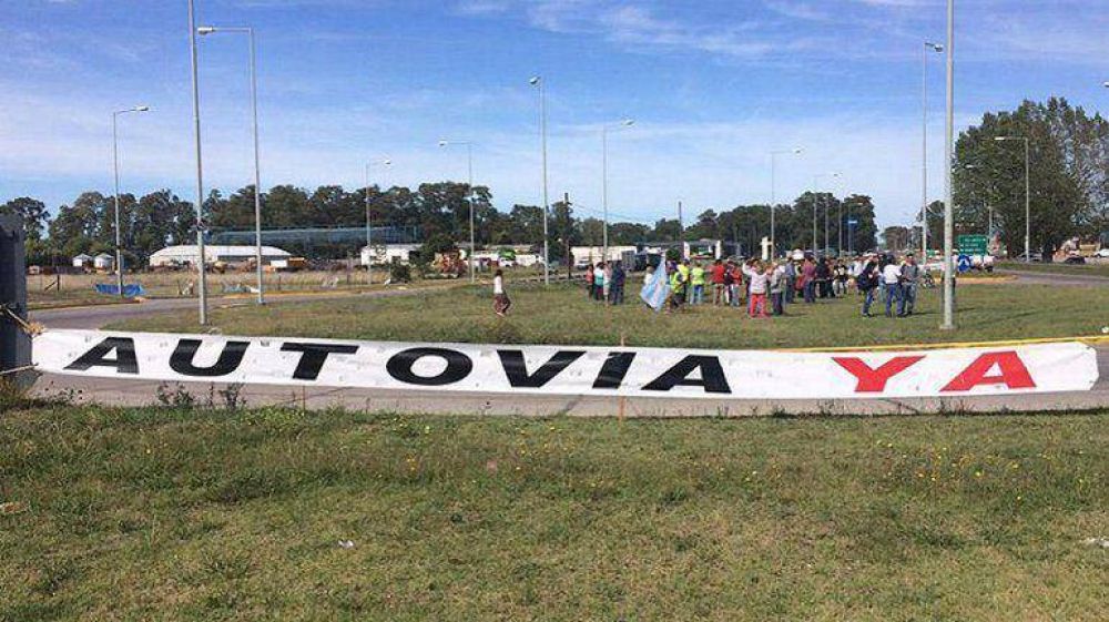 Autoconvocados levantar�n las barreras del peaje de Parish en reclamo por autov�a