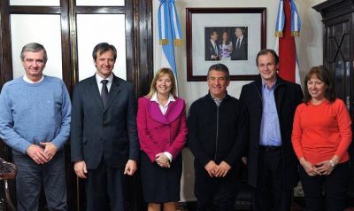 El sciolismo impulsa un ascenso nacional de Urribarri despu�s de octubre