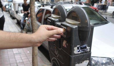Vuelven a frenar la licitaci�n de los parqu�metros y gr�as
