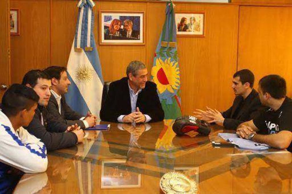 Ferraresi se reuni� con el boxeador Leandro Esperante