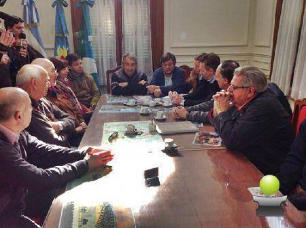 FINALMENTE SE FIRMO LA PERMUTA DE TERRENOS ENTRE ACERBRAG Y EL PARQUE INDUSTRIAL BRAGADO