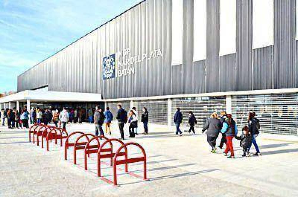 Presentaron ante los vecinos la oferta de actividades del polideportivo Libertad