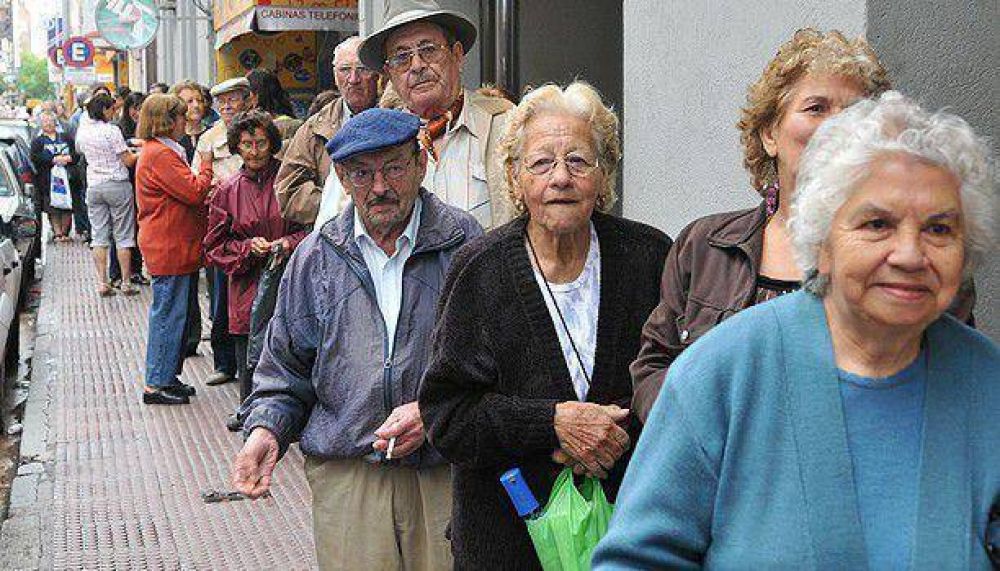 Proponen implementar corredores seguros para la tercera edad
