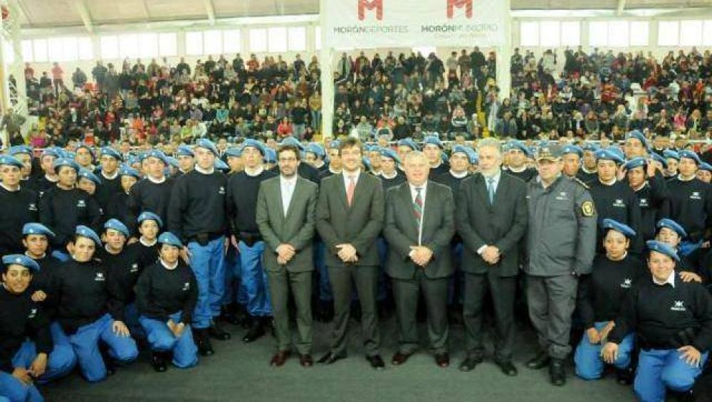 La Polic�a Local Mor�n incorpora 144 efectivos