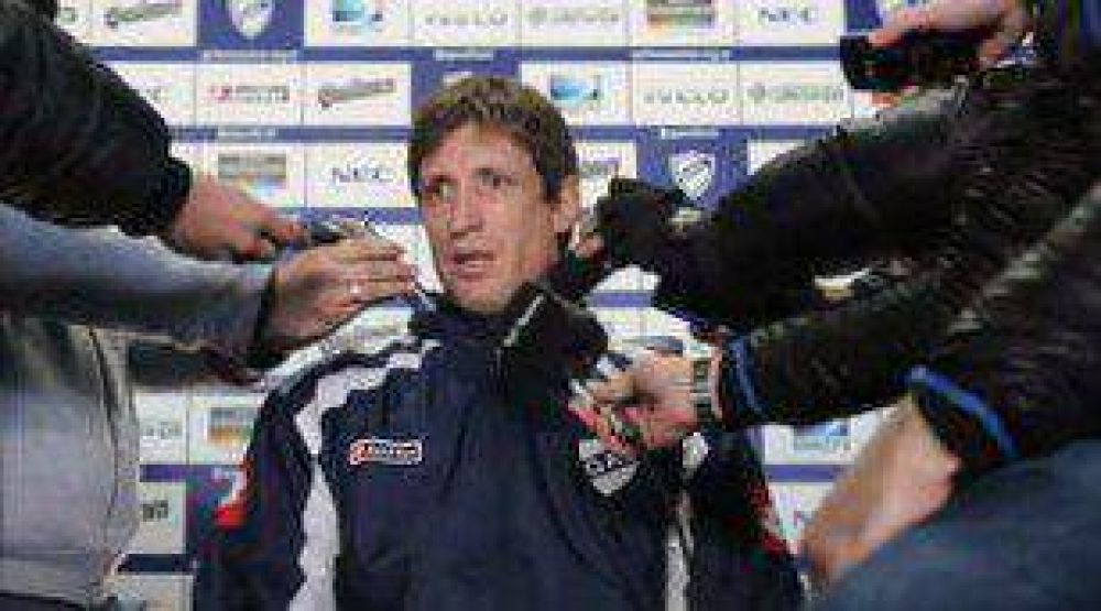 Racing enfrenta a un Quilmes que estrena a Sava como entrenador