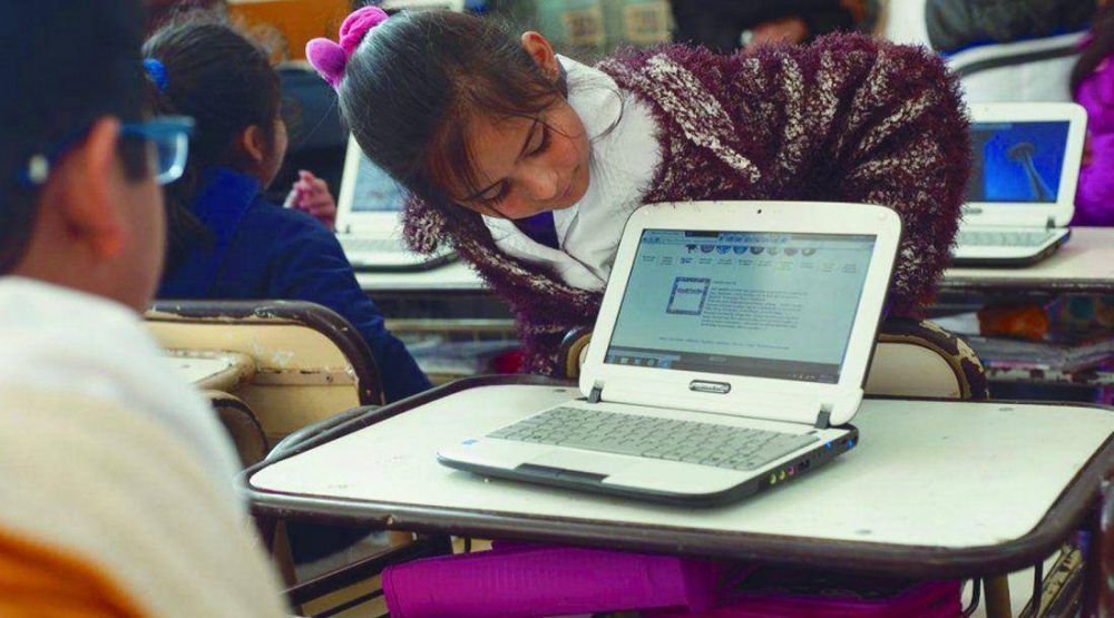 En agosto todas las escuelas, con aulas digitales m�viles