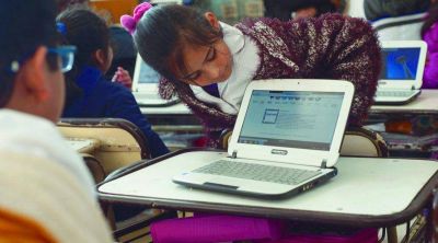 En agosto todas las escuelas, con aulas digitales m�viles