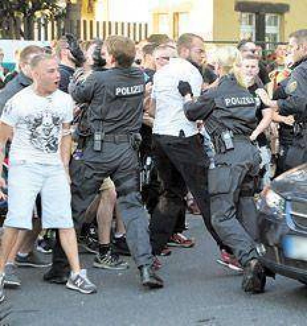 Pelea en Dresde por los inmigrantes