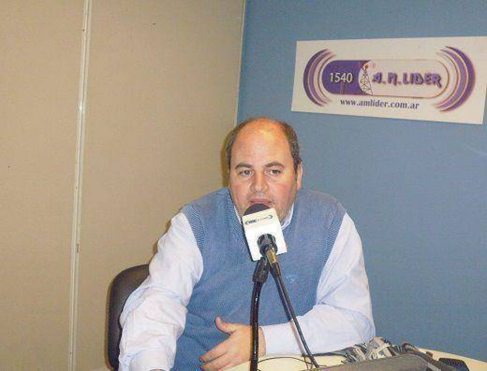 Gonz�lez: �Los comerciantes est�n cada vez peor por el Metrobus�