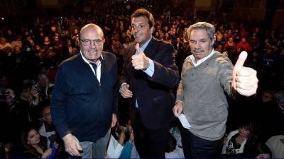 Sergio Massa present� la lista de �Tato� Brown junto a Felipe Sol�