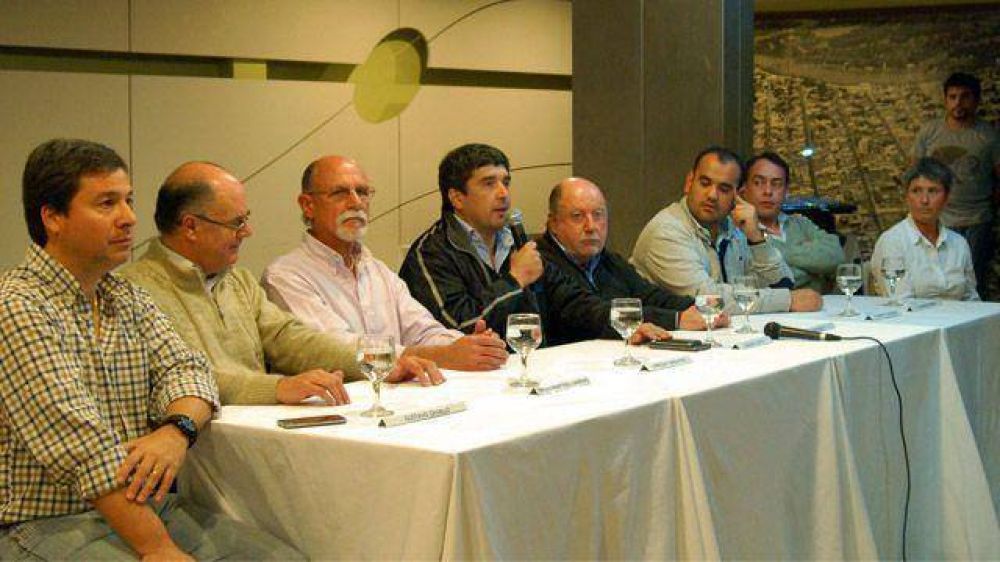 Fuertes y Busti presentaron candidatos en Gualeguych	