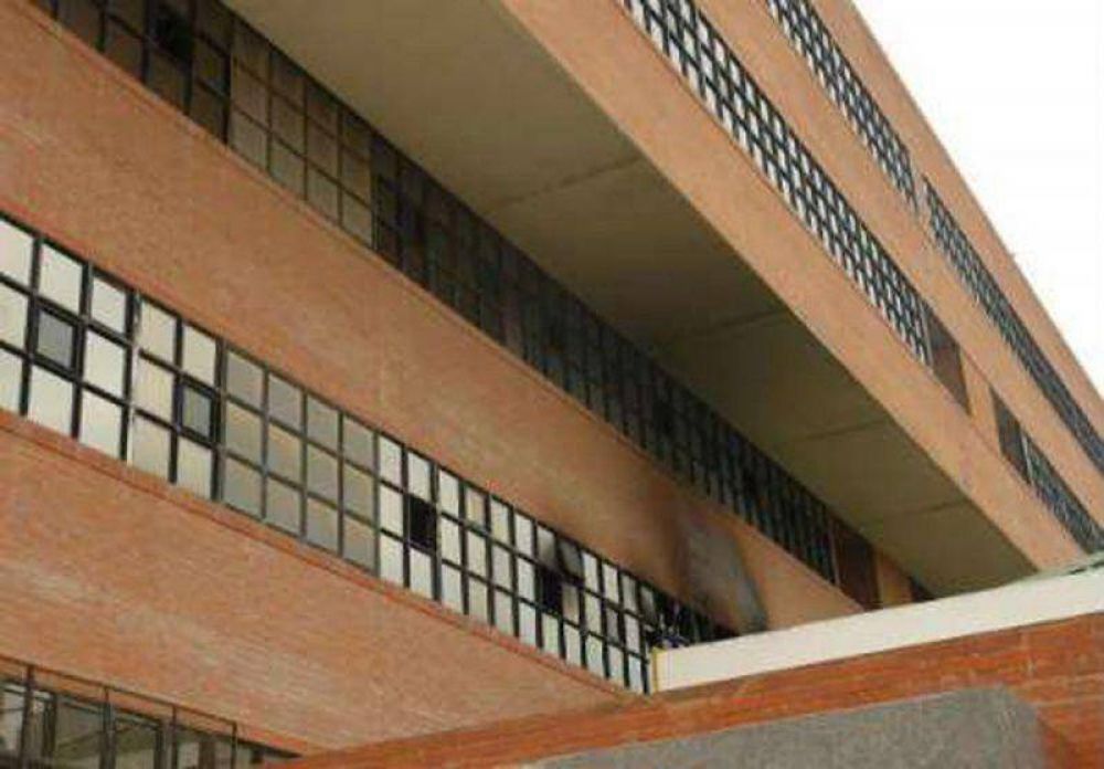 Ser�a intencional un incendio que afect� a dos Juzgados Penales de Viedma