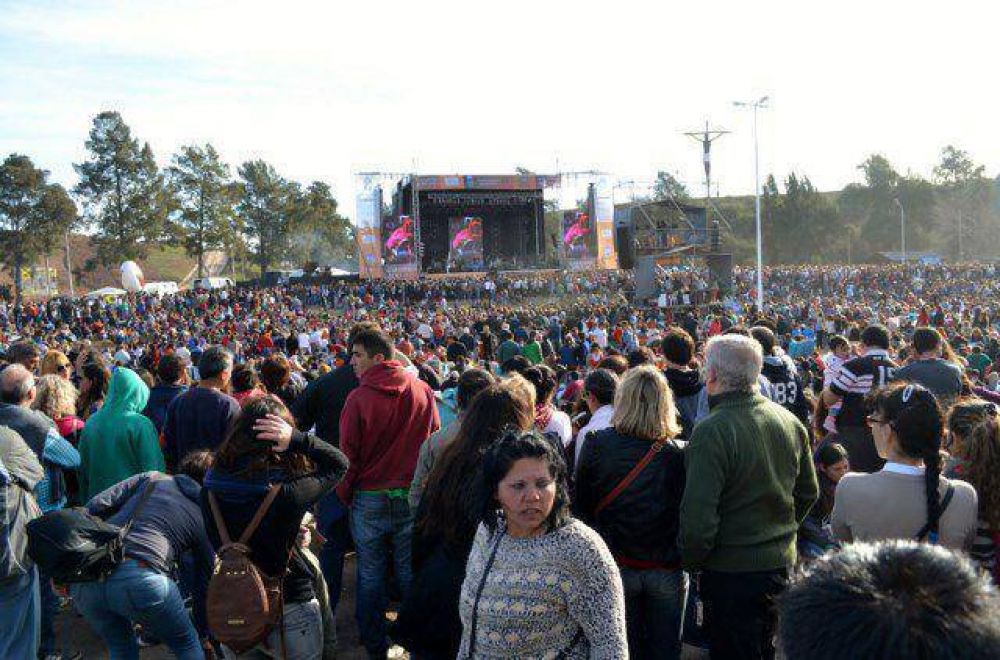 Una multitud se concentr� en la costa para festejar los 400 a�os de la ciudad