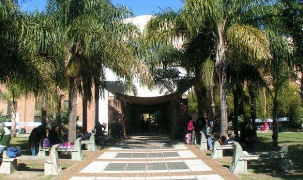 Ni�o de 5 a�os internado con un sobrepeso de 116 kilos
