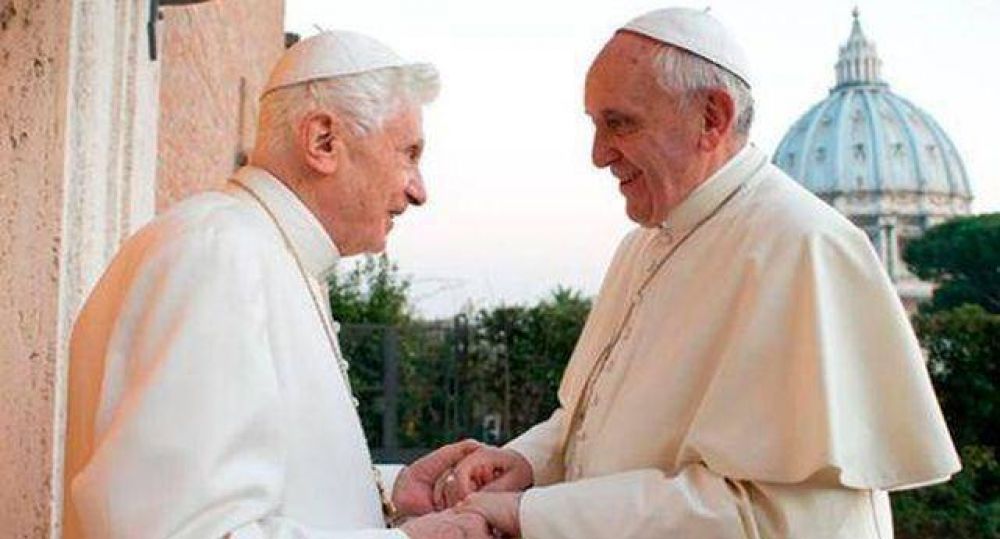 Guillermo Karcher, estrecho colaborador de Francisco, afirma que el papa “hace medias vacaciones a su estilo”